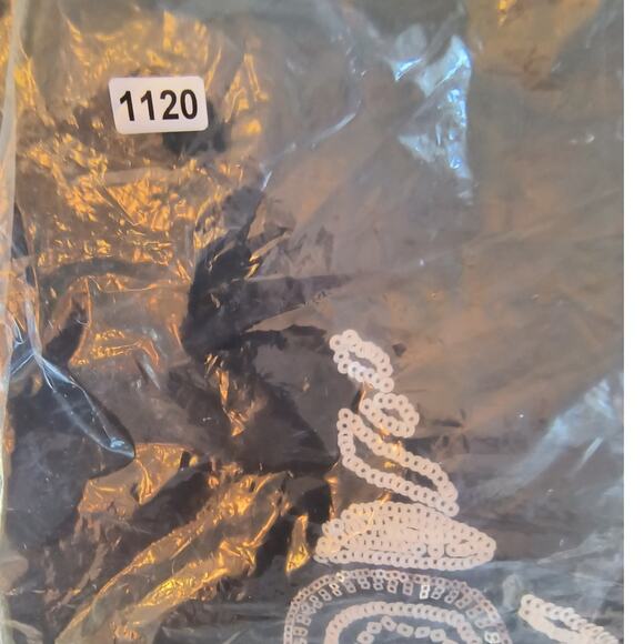 La Bellum Hillary Scott  Sequin Top Woman's Size 3X Black White Short Sleeve - Picture 12 of 12